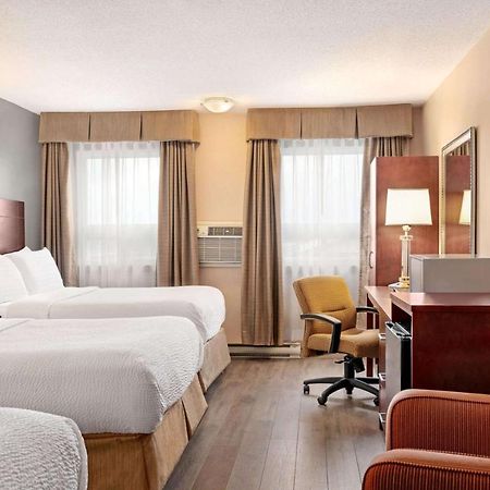 Days Inn By Wyndham Fredericton Exteriér fotografie